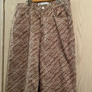 Zara brown & white pants. Love the style.size 8. Page 4 best colour of pants